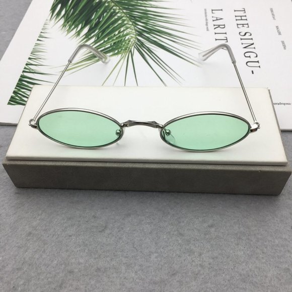 Fashion Sunglasses for Women and Men - Picture 4 of 4